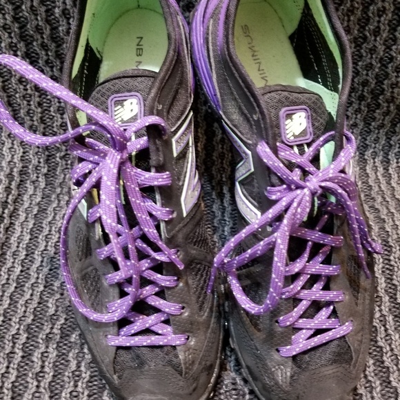 Women' New Balance Shoes - Picture 2 of 6